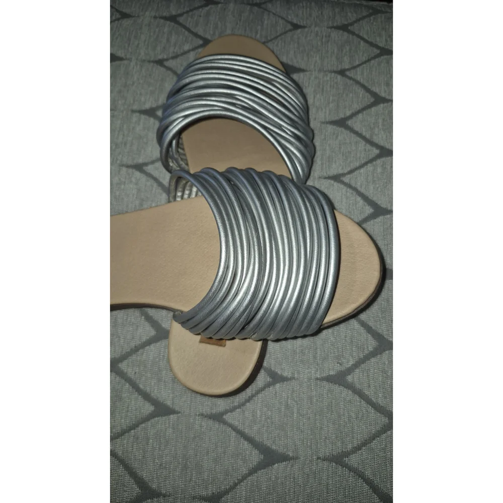 Rocket Dog Womens Nessa Strappy Slide Sandals. SZ 8M. Silver